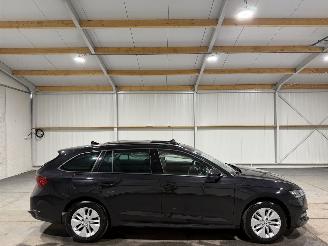 Schadeauto Skoda Octavia 1.0e-TFSI 81kW Automaat Pano Business Edition 2024/1