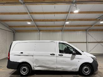 skadebil bedrijf Mercedes Vito 110CDI 75kW Airco Camera Functional Lang 2021/12