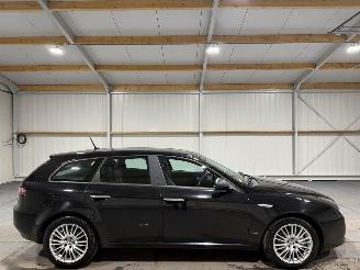 damaged passenger cars Alfa Romeo 159 1.9JTD 88kW Sportwagon 2010/8