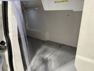 Volkswagen Transporter 2.0TDI 81kW L2H1 Koelwagen picture 28