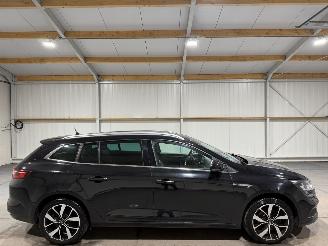 Vaurioauto  passenger cars Renault Mégane 1.3TCE 120kW GT-Line 2019/12