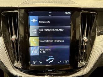 Volvo Xc-60 2.0T8 223kW AWD A Luchtvering Twin Engine Momentum picture 18