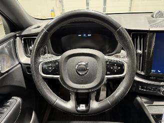 Volvo Xc-60 2.0T8 223kW AWD A Luchtvering Twin Engine Momentum picture 15