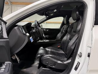 Volvo Xc-60 2.0T8 223kW AWD A Luchtvering Twin Engine Momentum picture 14