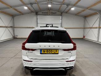 Volvo Xc-60 2.0T8 223kW AWD A Luchtvering Twin Engine Momentum picture 7