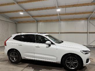 Volvo Xc-60 2.0T8 223kW AWD A Luchtvering Twin Engine Momentum picture 2