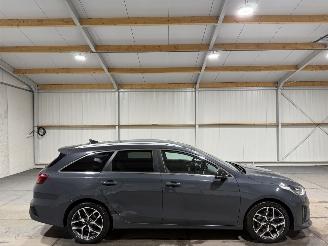 damaged passenger cars Kia Ceed 1.5T-GDi MHEV 118kW Automaat GT-Line Edition 2021/2