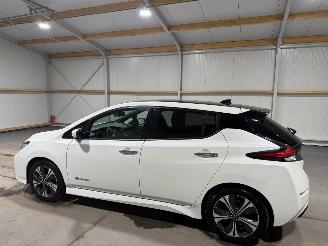 Nissan Leaf 40kWh N-Connecta 110kW Automaat picture 11