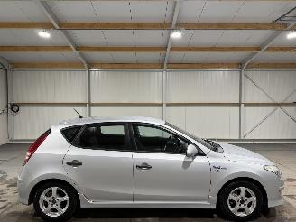 Voiture accidenté Hyundai I-30 1.4i 80kW i-Drive Drive Cool 2011/1