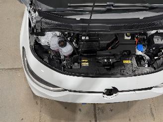 Volkswagen ID.3 59kWh 150kW Pro Business picture 28