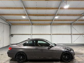 Damaged car BMW 3-serie 320i 125kW Airco Executive 2009/11