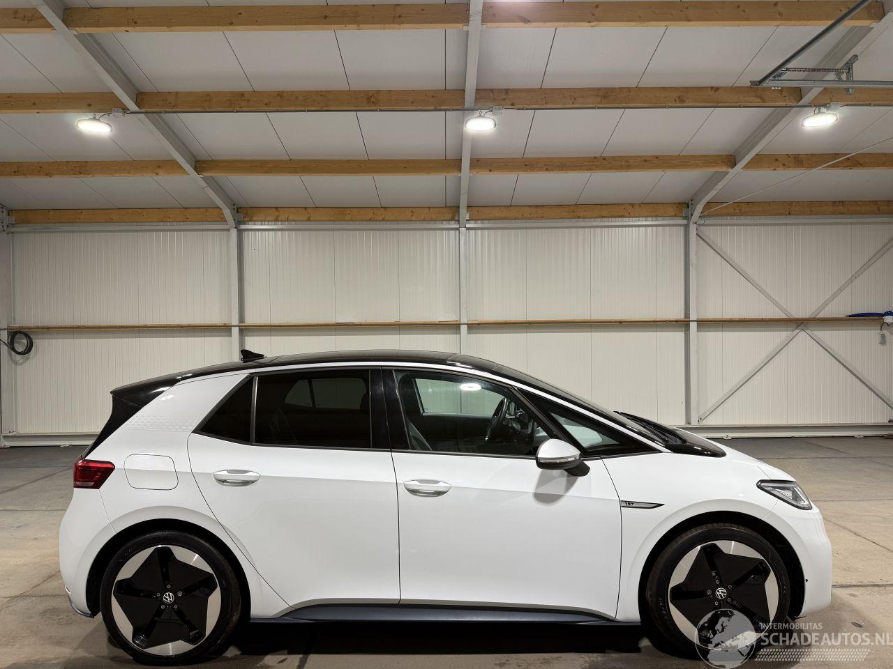 Volkswagen ID.3 58kWh First MAX Panoramadak 150kW