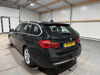 BMW 3-serie 318i 100kW Automaat Luxury Edition picture 12