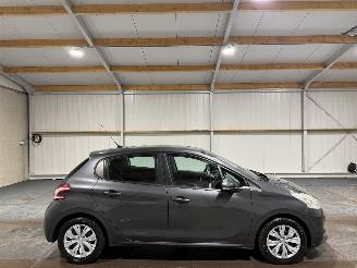 skadebil auto Peugeot 208 1.2VTi 60kW Clima Envy 2013/4