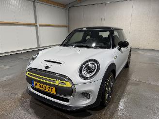 Mini Electric 33kWh 135kW Charged picture 11