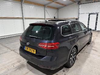 Volkswagen Passat 1.6TDI 88kW Automaat Pano Business Edition picture 6