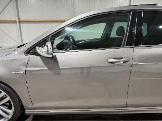 Volkswagen Golf 1.4TSI 110kW ACT Business Edition R Pano picture 15