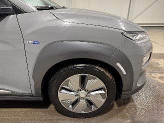 Hyundai Kona 64kWh 150kW Premium picture 17