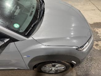Hyundai Kona 64kWh 150kW Premium picture 19