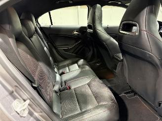 Mercedes A-klasse 180 90kW Automaat Pano Prestige picture 41