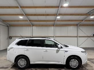 Coche accidentado Mitsubishi Outlander 2.0PHEV 89kW AWD Automaat Instyle+ Schuifkanteldak 2014/3