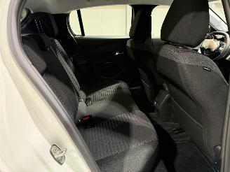 Peugeot e-208 50kWh 100kW Active Pack picture 38