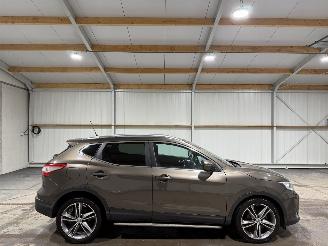 Schadeauto Nissan Qashqai 1.2 85kW Automaat Pano Tekna 2015/10