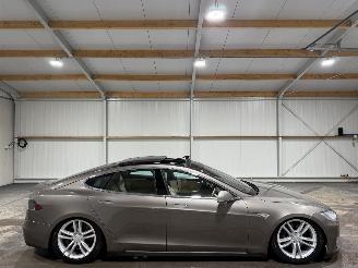 Schadeauto Tesla Model S 85D 311kW Pano Base 2015/11