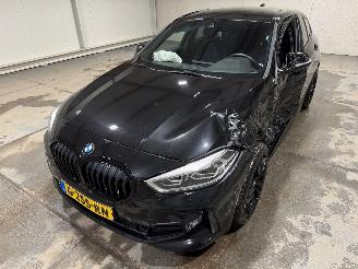 BMW 1-serie 118i 103kW Automaat Executive Edition picture 23