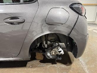 Peugeot 208 1.2PureTech 74kW Clima Camera Allure Pack picture 19