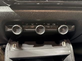 Citroën E-C4 50kWh 100kW Feel Pack picture 37