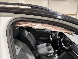 Volkswagen T-Roc 1.5TSI 110kW Automaat Sport R Panoramadak picture 40