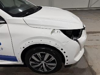 Peugeot e-208 EV 50kWh 100kW Active picture 21