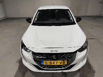 Peugeot e-208 EV 50kWh 100kW Active picture 17