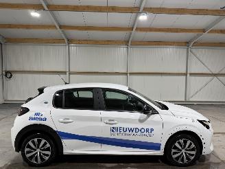 krockskadad bil auto Peugeot e-208 EV 50kWh 100kW Active 2023/4