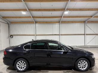 Vaurioauto  passenger cars Volkswagen Passat 1.5TSI 110kW Camera Elegance 2020/8