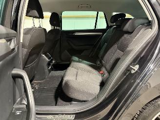 Skoda Superb 1.6TDI 88kW Automaat Style Business picture 21