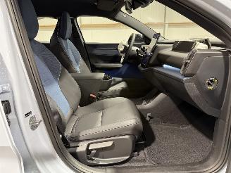 Volvo EX30 69kWh 200kW Single Motor Extended Range Plus picture 40