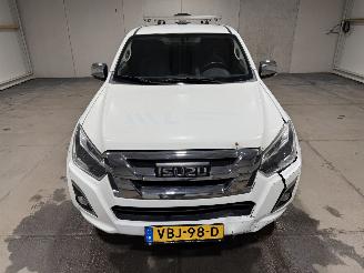 Isuzu D-Max 1.9d 120kW Automaat Extended Cab X-Country picture 18