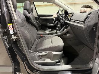 Skoda Karoq 1.5TSI 110kW ACT Business Edition Pano picture 39