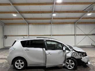 damaged passenger cars Toyota Verso 1.8VVT-i 108kW Automaat Dynamic Business 2014/10
