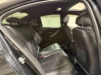 BMW 3-serie 320i 135kW Automaat Schuifkantel M Sport Edition picture 40
