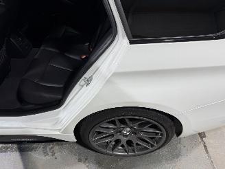 BMW 3-serie 330i 185kW Automaat High Executive picture 17