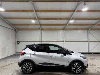 Damaged car Renault Captur 0.9TCe 66kW Camera Dynamique 2016/3