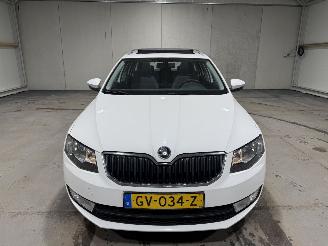 Skoda Octavia 1.6TDI 81kW Automaat GreenTech Edition BusinessLine Pano picture 4