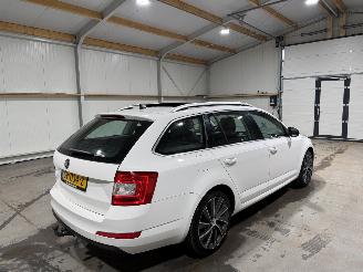 Skoda Octavia 1.6TDI 81kW Automaat GreenTech Edition BusinessLine Pano picture 5