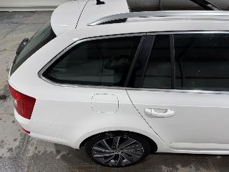 Skoda Octavia 1.6TDI 81kW Automaat GreenTech Edition BusinessLine Pano picture 18