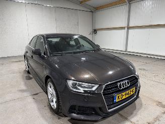 Audi A3 LIMOUSINE 1.6TDI 81kW Automaat Sport Line S picture 3