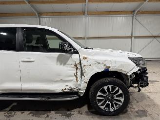 Toyota Landcruiser 2.8D-4D 150kW 5 .P Automaat Professional 5-Persoons picture 14