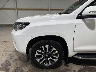 Toyota Landcruiser 2.8D-4D 150kW 5 .P Automaat Professional 5-Persoons picture 15